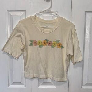 AMERICAN EAGLE Hawaiian Flower Graphic Short Sleeved Tee (Cream)